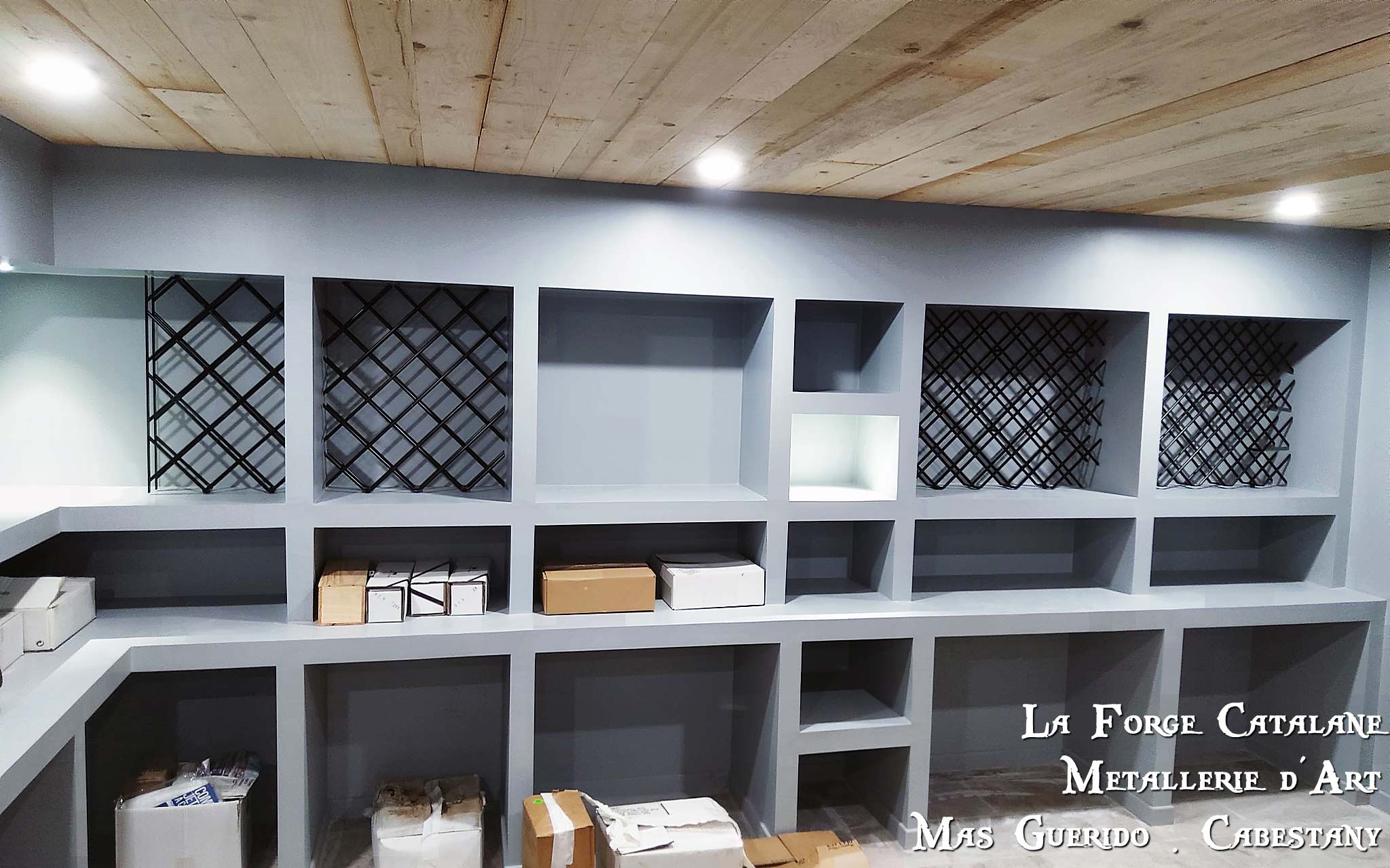 portes bouteilles pour cave a vin forge catalane.jpg